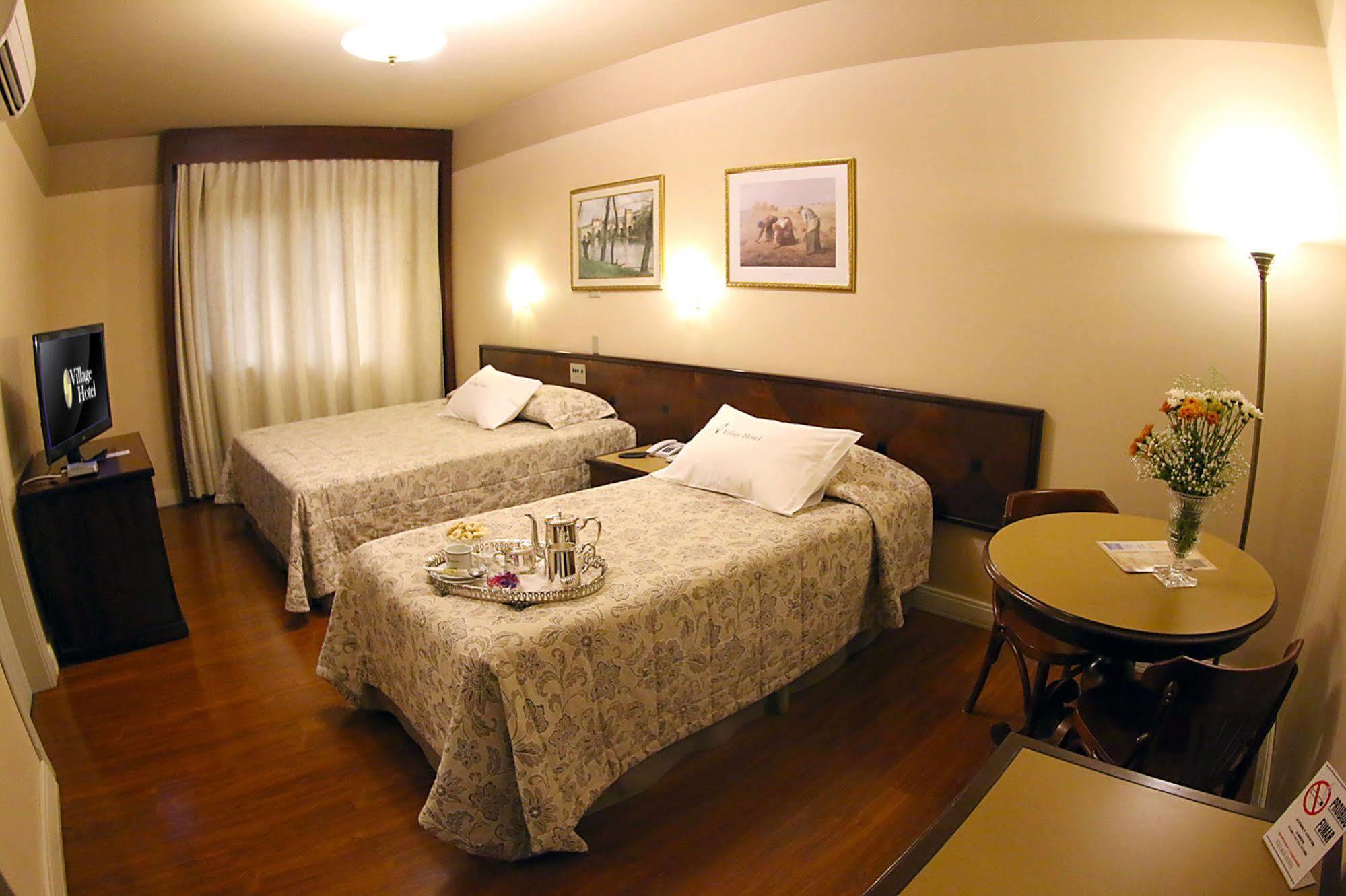 Village Hotel Ponta Grossa  Eksteriør bilde